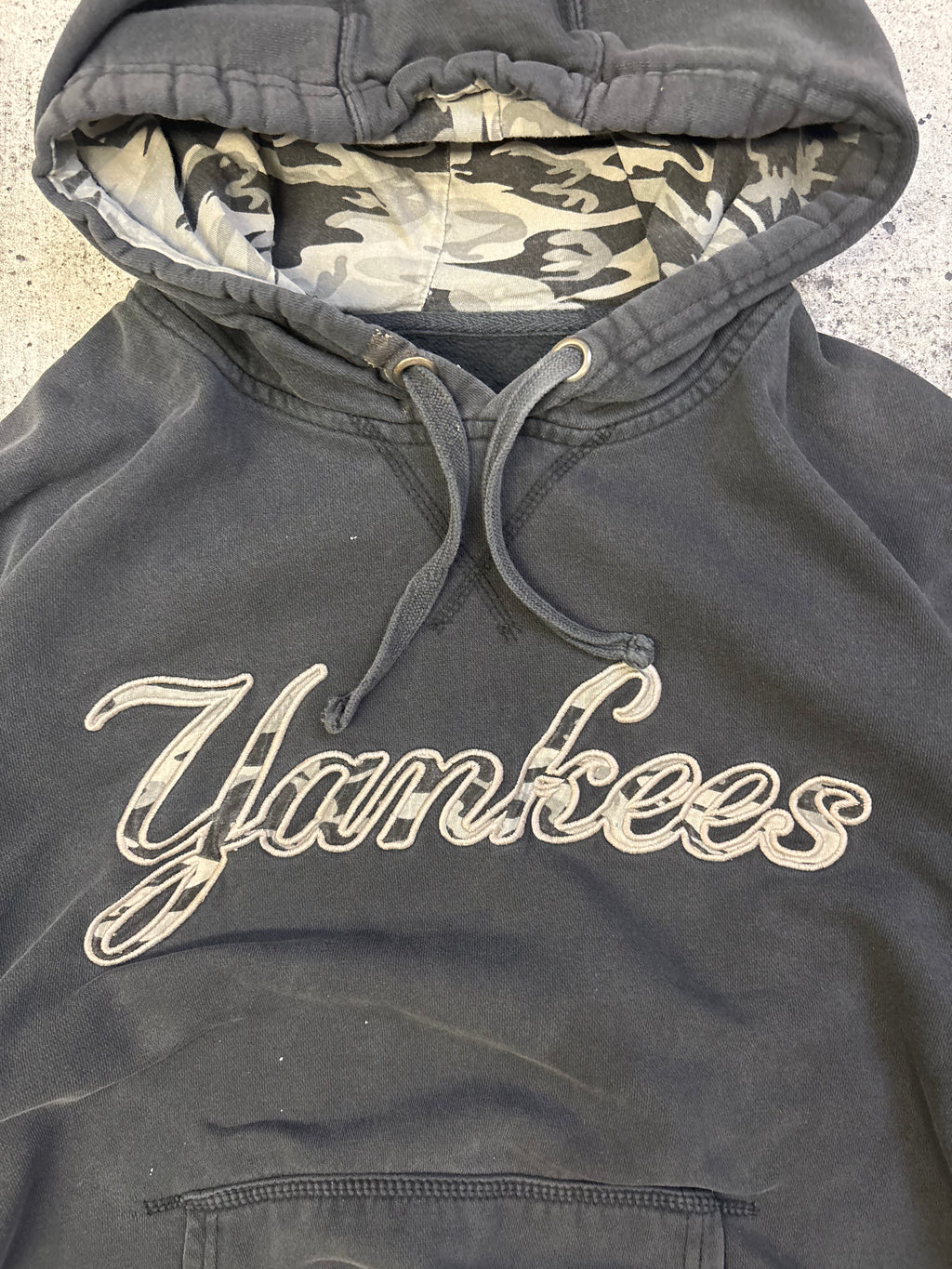 Vintage Yankees Camo Hoodie (L)