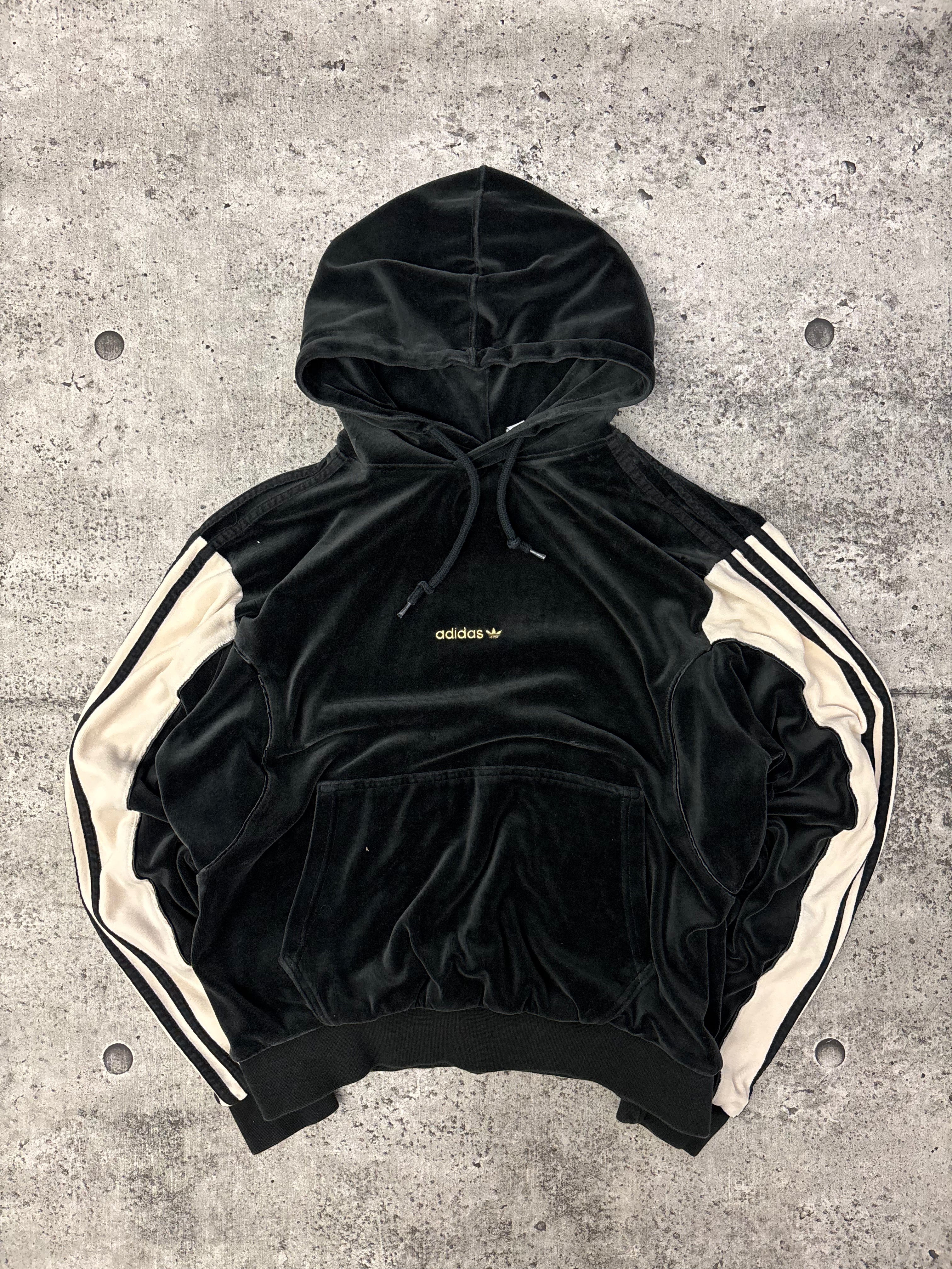 Vintage Velvet Cropped Adidas (S)